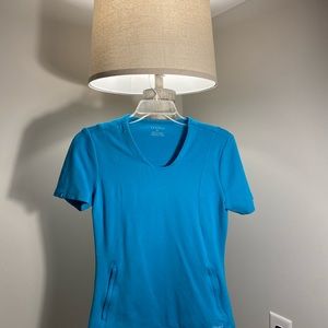 Women’s Jaanuu Scrub Set - Turquoise - Size small top, size XS pants